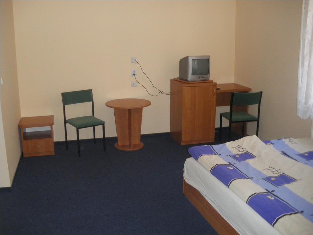 Osrodek Wypoczynkowy Ognisko Hotel Krynica Zdroj Exterior photo